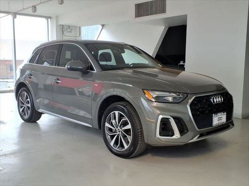Certified 2023 Audi Q5 2.0T Premium w/ Convenience Package AWD/4WD image 3