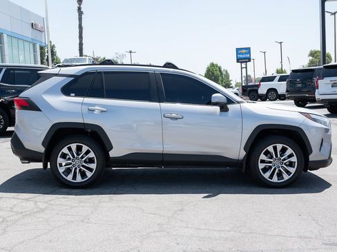 Used 2022 Toyota RAV4 XLE Premium FWD image 4