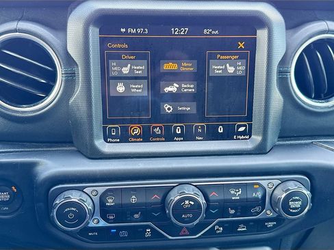 Used 2022 Jeep Wrangler Unlimited Rubicon 4xe w/ Cold Weather Group AWD/4WD image 22