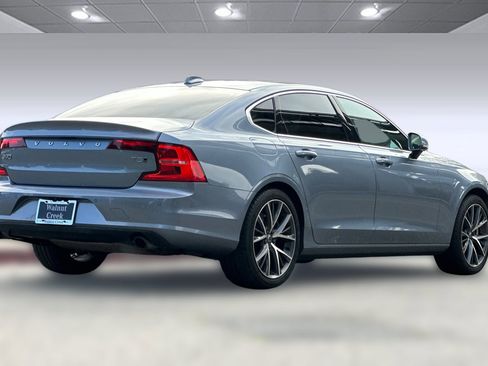 Used 2018 Volvo S90 T5 Momentum w/ Convenience Package image 8