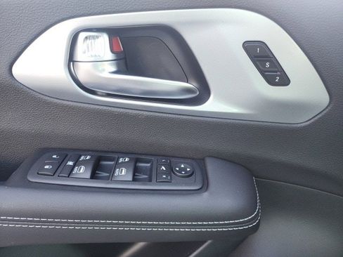 New 2026 Chrysler Pacifica Limited w/ S Appearance Package image 17