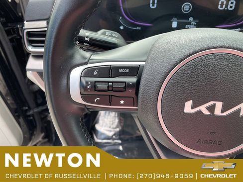 Used 2025 Kia Sportage EX FWD image 14