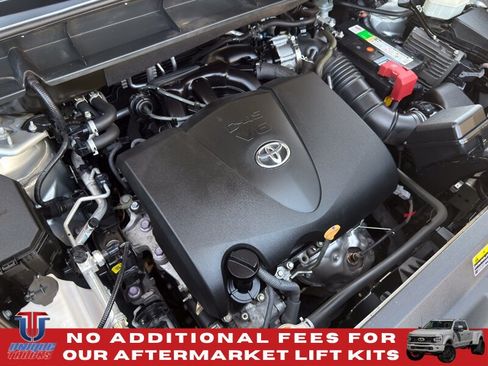 Used 2021 Toyota Highlander XSE AWD/4WD image 13