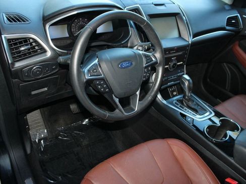 Used 2015 Ford Edge Titanium w/ Equipment Group 302A image 4