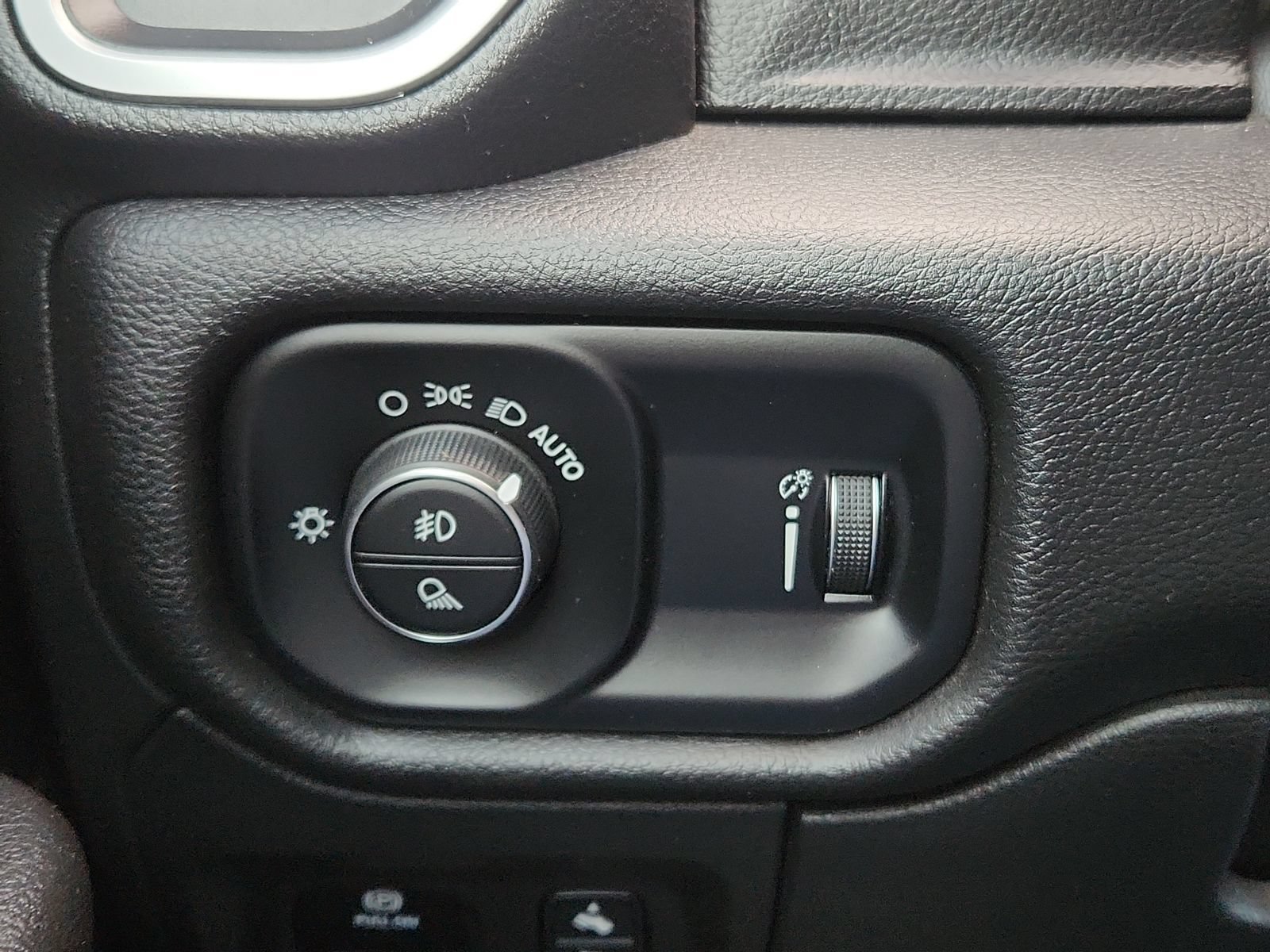 Used 2022 RAM 1500 Lone Star AWD/4WD image 16
