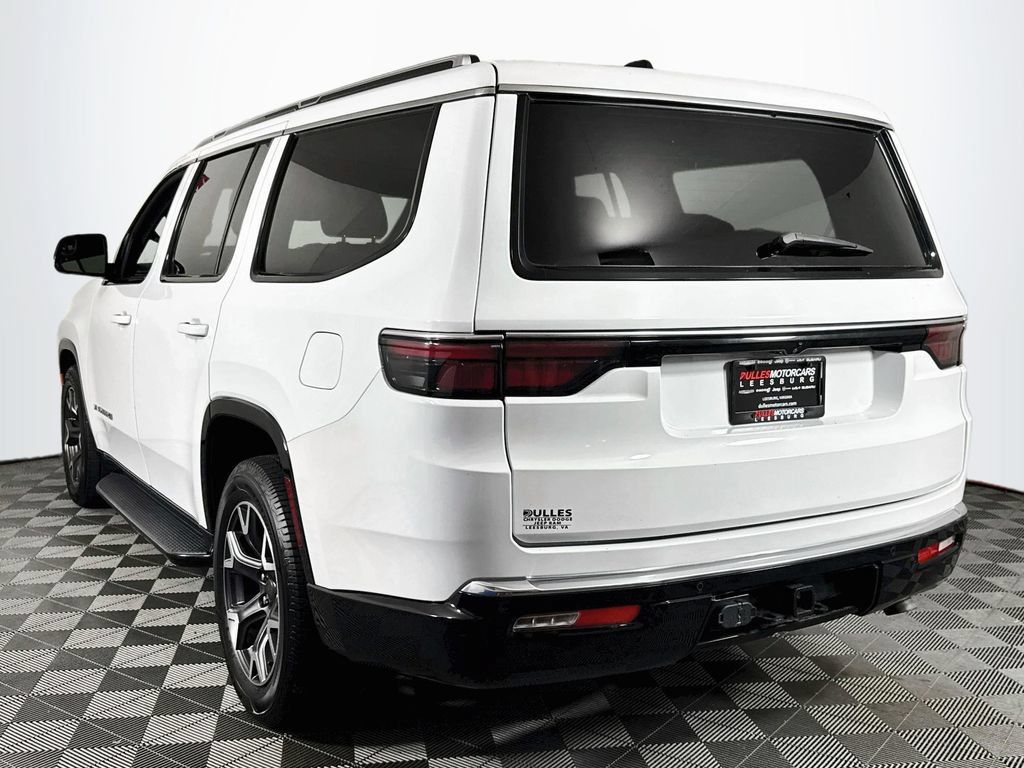 Used 2024 Jeep Wagoneer Series III AWD/4WD image 5