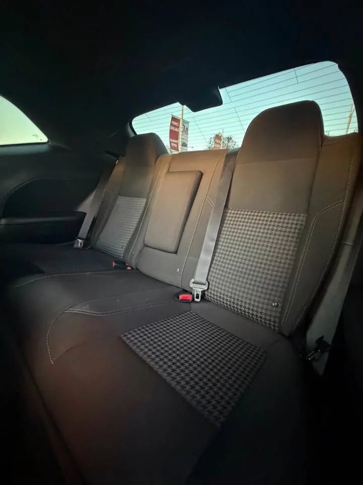 Used 2018 Dodge Challenger SXT RWD image 11