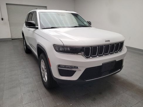Used 2023 Jeep Grand Cherokee Limited w/ MOPAR Finishing Package AWD/4WD image 14