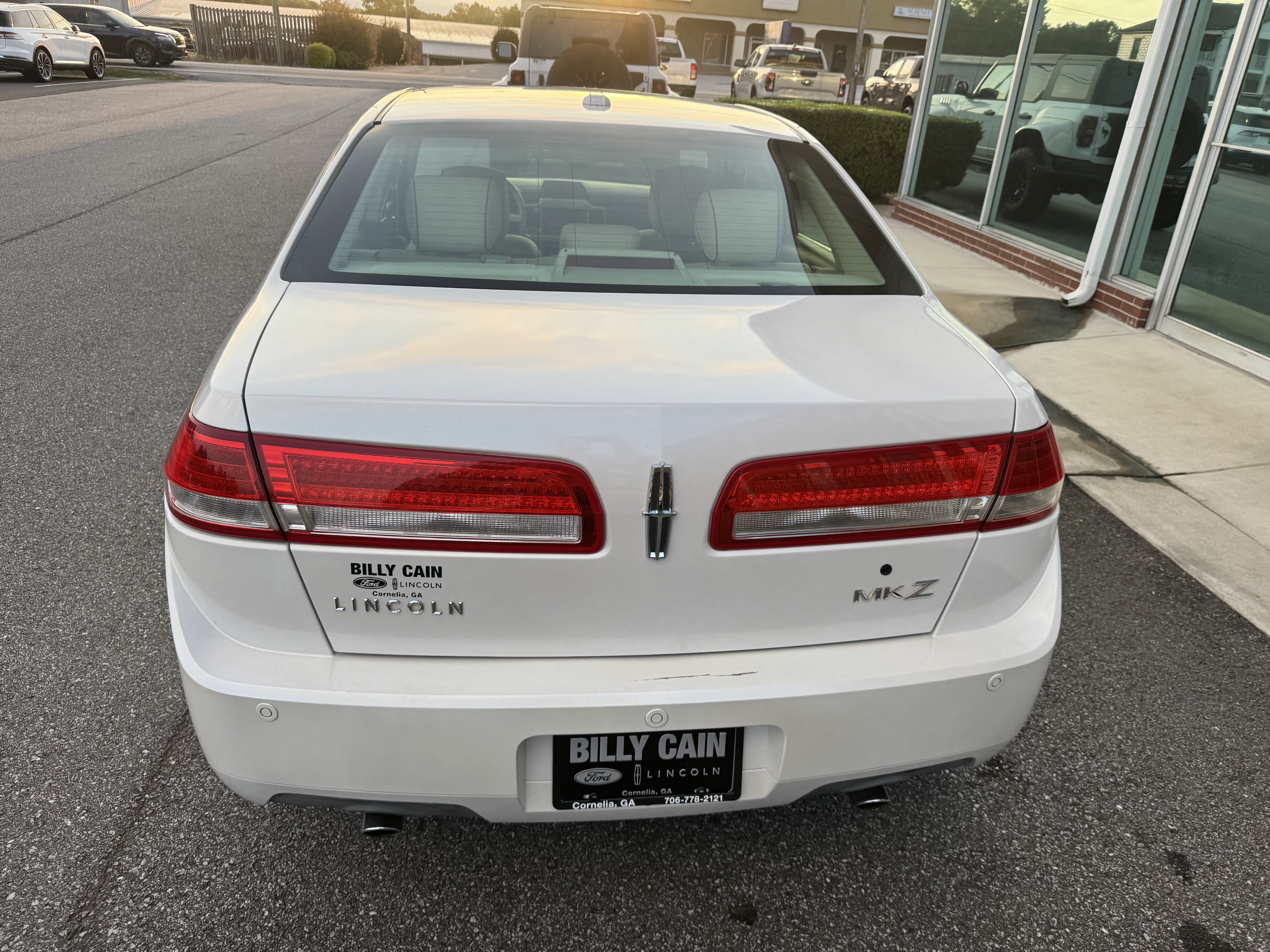 Used 2011 Lincoln MKZ FWD image 3