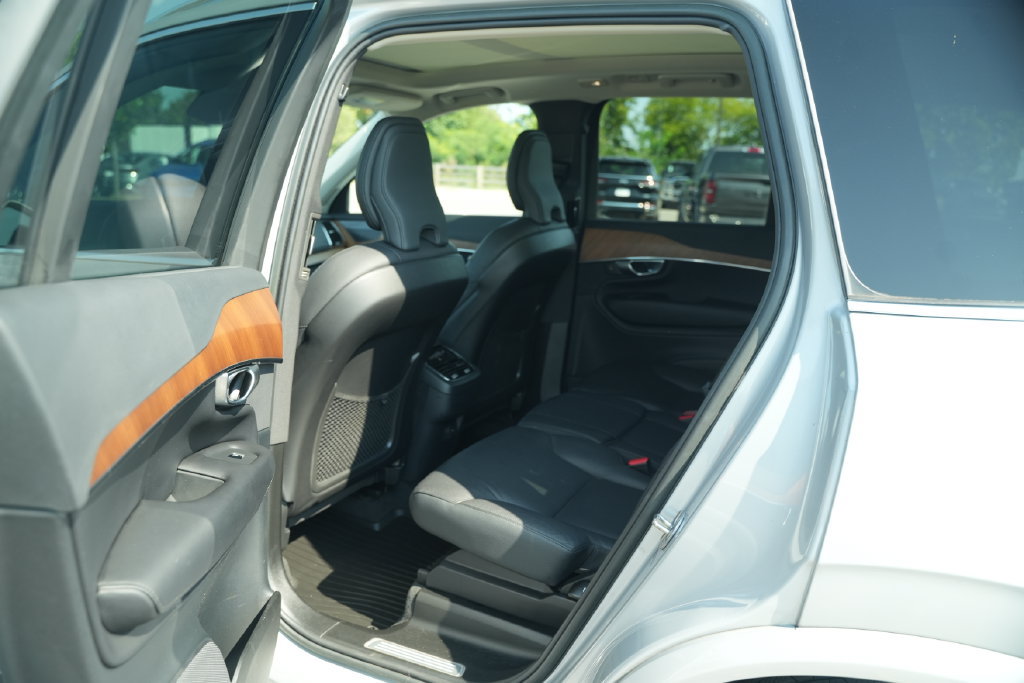 Used 2023 Volvo XC90 B5 Plus w/ Protection Package AWD/4WD image 18