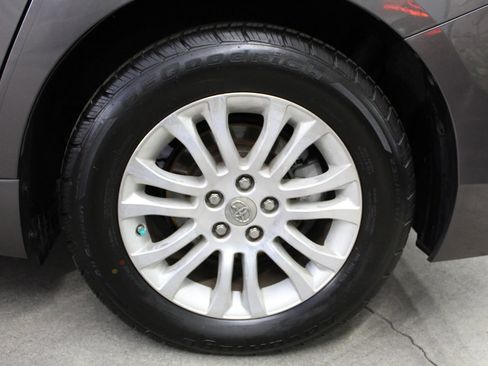 Used 2013 Toyota Sienna XLE FWD image 39