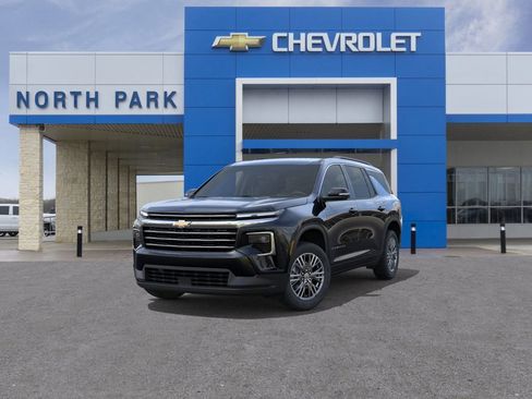 New 2026 Chevrolet Traverse LT image 8