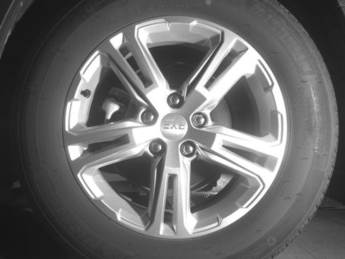 Used 2024 GMC Terrain SLE FWD image 14