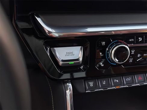 Used 2025 GMC Sierra 2500 Denali Ultimate w/ Max Trailering Package image 22