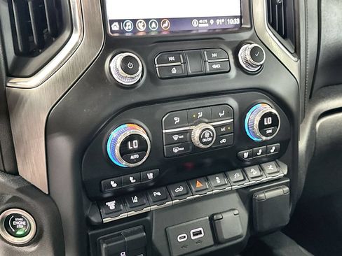 Used 2022 GMC Sierra 3500 Denali AWD/4WD image 22