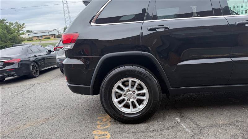 Used 2020 Jeep Grand Cherokee Laredo AWD/4WD image 5