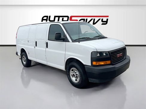 Used 2023 GMC Savana 3500 w/ Driver Convenience Package image 2