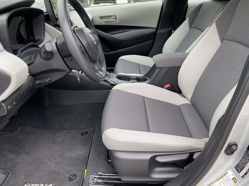 Used 2026 Toyota Corolla LE FWD image 15