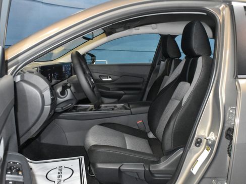 New 2026 Nissan Sentra SV w/ SV Convenience Package FWD image 5