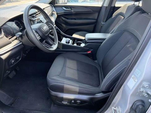 Used 2023 Jeep Grand Cherokee L Laredo AWD/4WD image 15