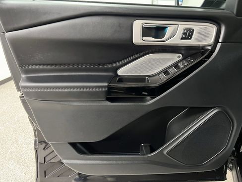 Used 2022 Ford Explorer Platinum w/ Equipment Group 601A image 26