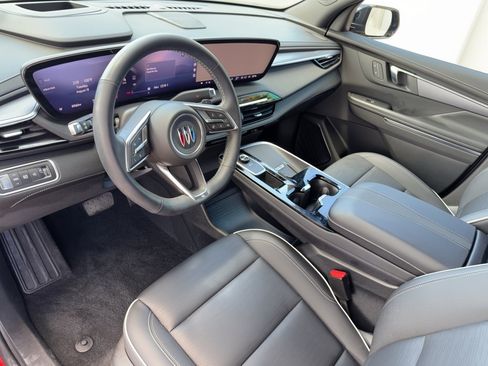 Used 2025 Buick Enclave Sport Touring w/ Power Package FWD image 4