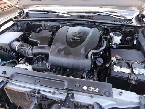 Used 2019 Toyota Tacoma TRD Sport w/ Technology Package AWD/4WD image 29