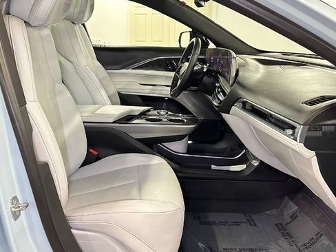 Used 2024 Cadillac Lyriq Sport RWD image 22