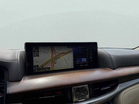 Used 2019 Lexus LX 570 4WD image 29