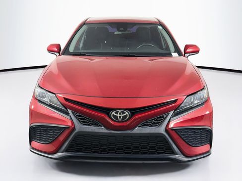 Used 2021 Toyota Camry SE FWD image 2