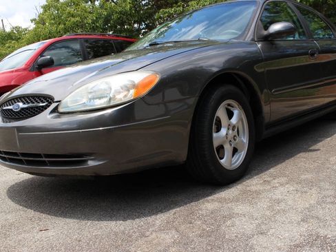 Used 2002 Ford Taurus SE image 13