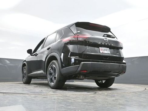 Used 2025 Nissan Rogue SV AWD/4WD image 53