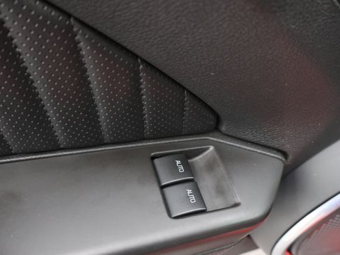 Used 2011 Ford Mustang Shelby GT500 RWD image 34