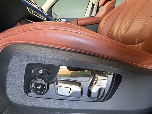 Used 2021 BMW X7 xDrive40i w/ Premium Package 2 image 31