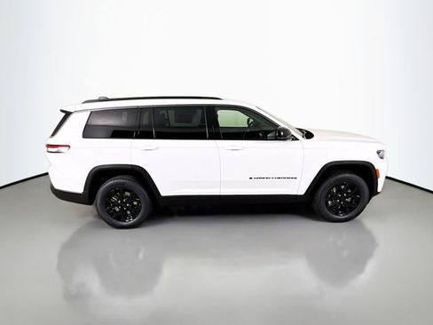 New 2026 Jeep Grand Cherokee L Laredo image 8