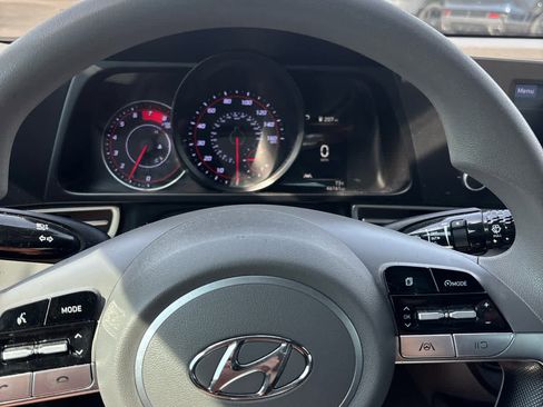 Used 2022 Hyundai Elantra SEL FWD image 6
