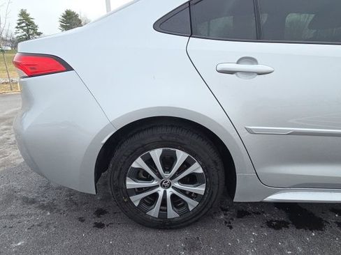 Used 2021 Toyota Corolla LE image 7