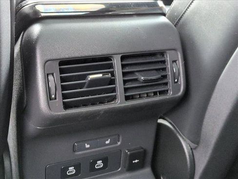 Used 2024 Land Rover Range Rover Velar Dynamic HSE image 23