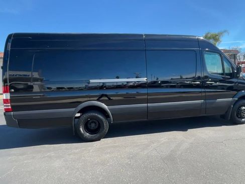 Used 2017 Mercedes-Benz Sprinter 3500 image 9