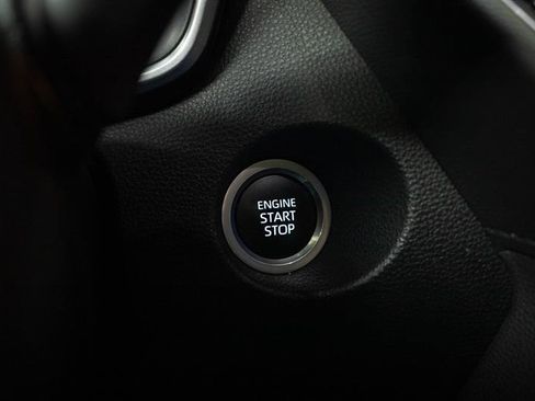 Used 2023 Toyota Corolla Cross XLE w/ Convenience Package FWD image 26