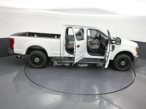 Used 2019 Ford F250 XL w/ Power Equipment Group AWD/4WD image 30