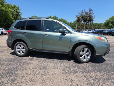 Used 2014 Subaru Forester 2.5i Premium w/ All-Weather Package AWD/4WD image 4