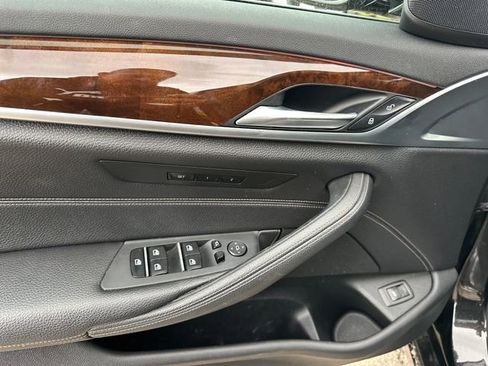 Used 2018 BMW 530i xDrive image 18