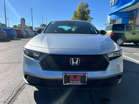 New 2025 Honda Accord SE image 2