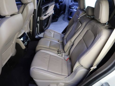 Used 2021 Lincoln Aviator Reserve w/ Equipment Group 201A image 19