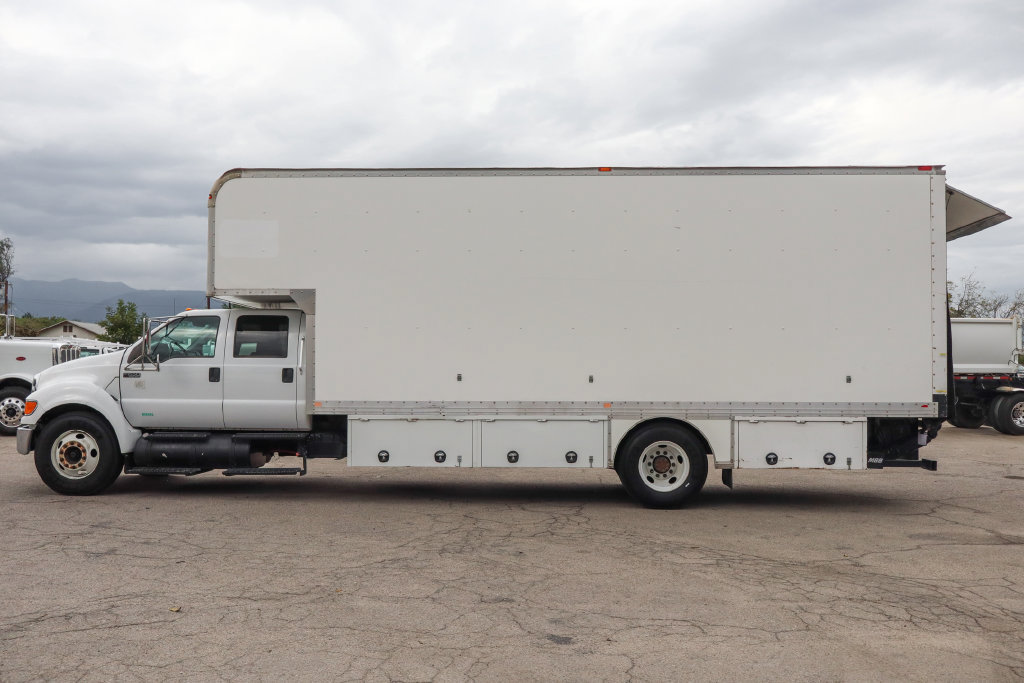 Used 2015 Ford F650 2WD Crew Cab Super Duty image 5