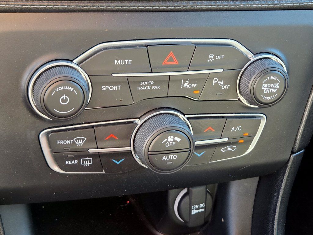 Used 2023 Dodge Charger R/T w/ Plus Group RWD image 32