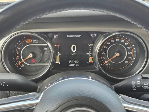 Used 2023 Jeep Wrangler Unlimited Sahara w/ Cold Weather Group AWD/4WD image 22
