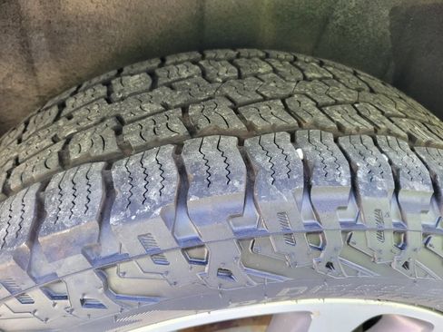 Used 2017 Jeep Grand Cherokee Overland w/ Jeep Active Safety Group AWD/4WD image 6