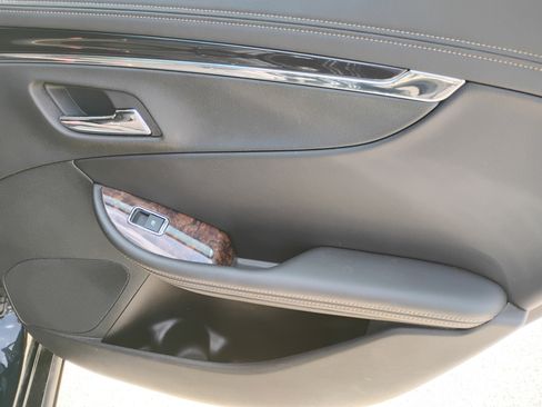 Used 2014 Chevrolet Impala LTZ FWD image 20